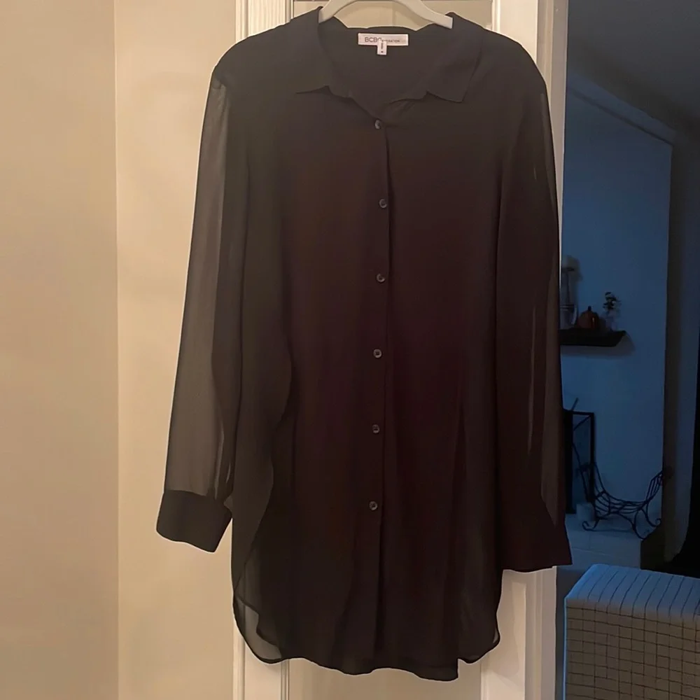 BCBG Generation Black Semi Sheer Tunic Length Button Up Blouse Medium - Picture 2 of 6